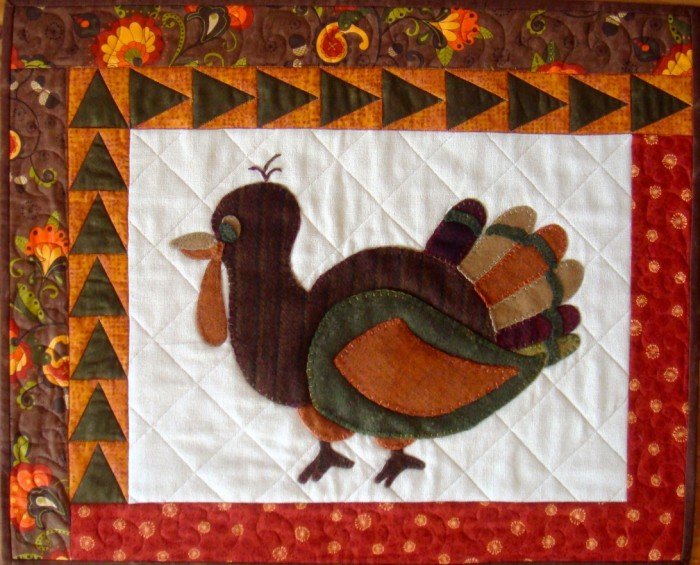 Holiday Quilting Pattern Parade: 5 Holiday Quilts + a Quilting Giveaway
