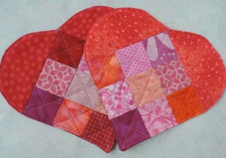 Top US quilting blog and shop, Seams Like a Dream Quilt Designs, shares some fun heart quilts!