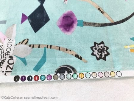 4 Essential Tips for Choosing Colors for your Quilt Borders featured by top US quilting blog, Seams Like a Dream Quilt Designs